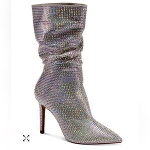 NWT
Rhinestone Slouch Boots (PLEASE SEE MINOR CALL OUT IN PHOTO OF SMALL CRACK)